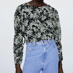 🆕 NWT - Zara Cropped Print Wrap Blouse - Size Small